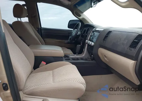 2010 Toyota Tundra Grade 5.7L V8 z USA, uszkodzony, nr VIN 5TFUY5F1XAX117844